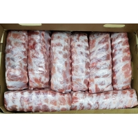 Замороженное свиное ребро лента (короткое) купить оптом в Москве дёшево по низкой цене производителя